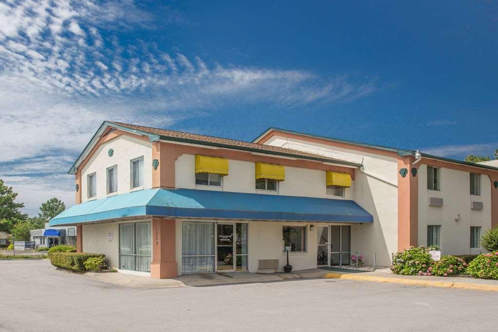 Econo Lodge Cherry Point Havelock Zewnętrze zdjęcie