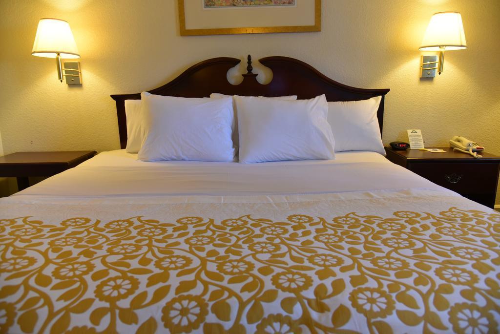 Econo Lodge Cherry Point Havelock Zewnętrze zdjęcie