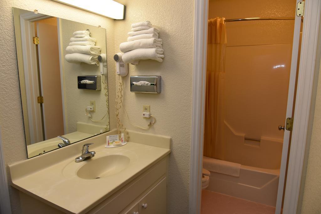 Econo Lodge Cherry Point Havelock Zewnętrze zdjęcie