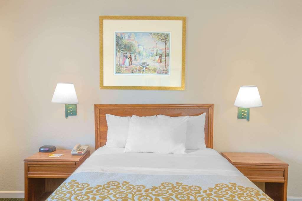 Econo Lodge Cherry Point Havelock Zewnętrze zdjęcie