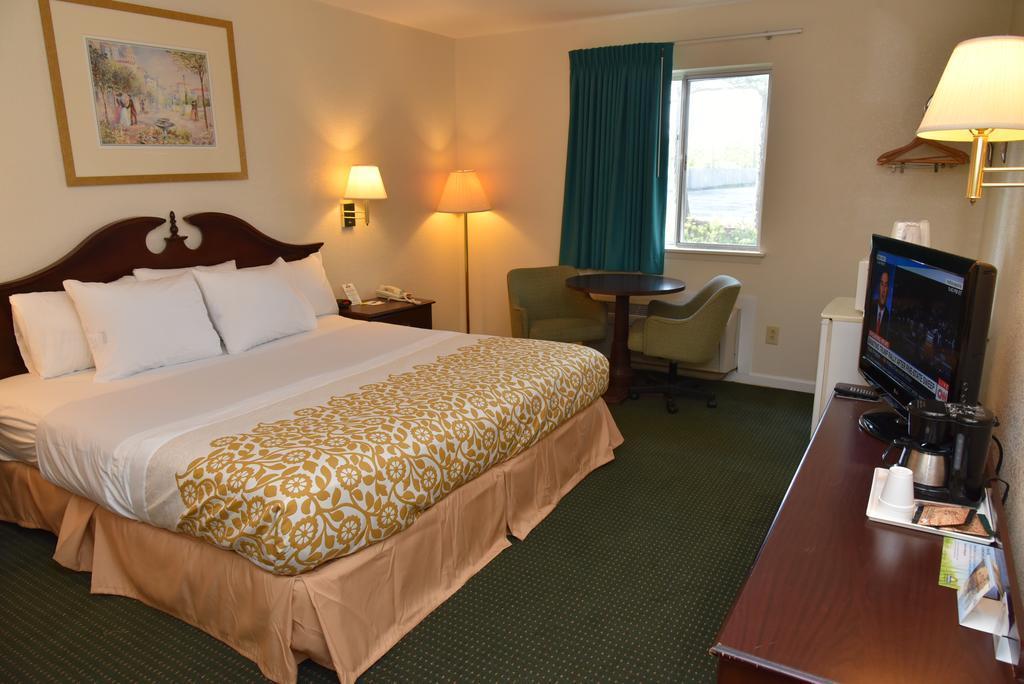 Econo Lodge Cherry Point Havelock Zewnętrze zdjęcie
