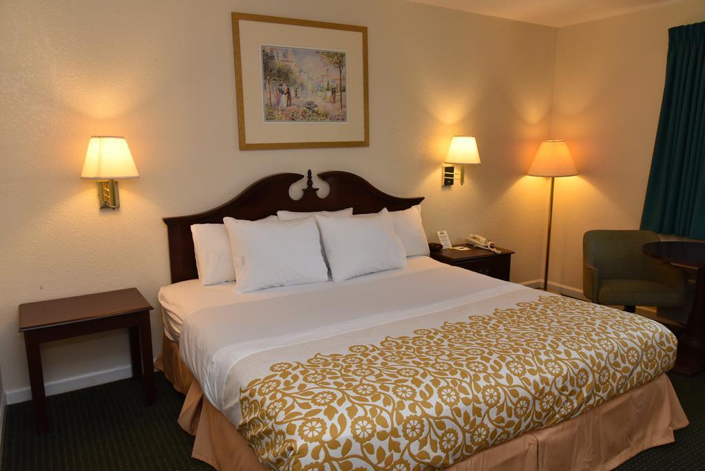 Econo Lodge Cherry Point Havelock Zewnętrze zdjęcie