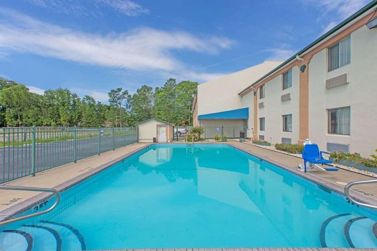 Econo Lodge Cherry Point Havelock Zewnętrze zdjęcie