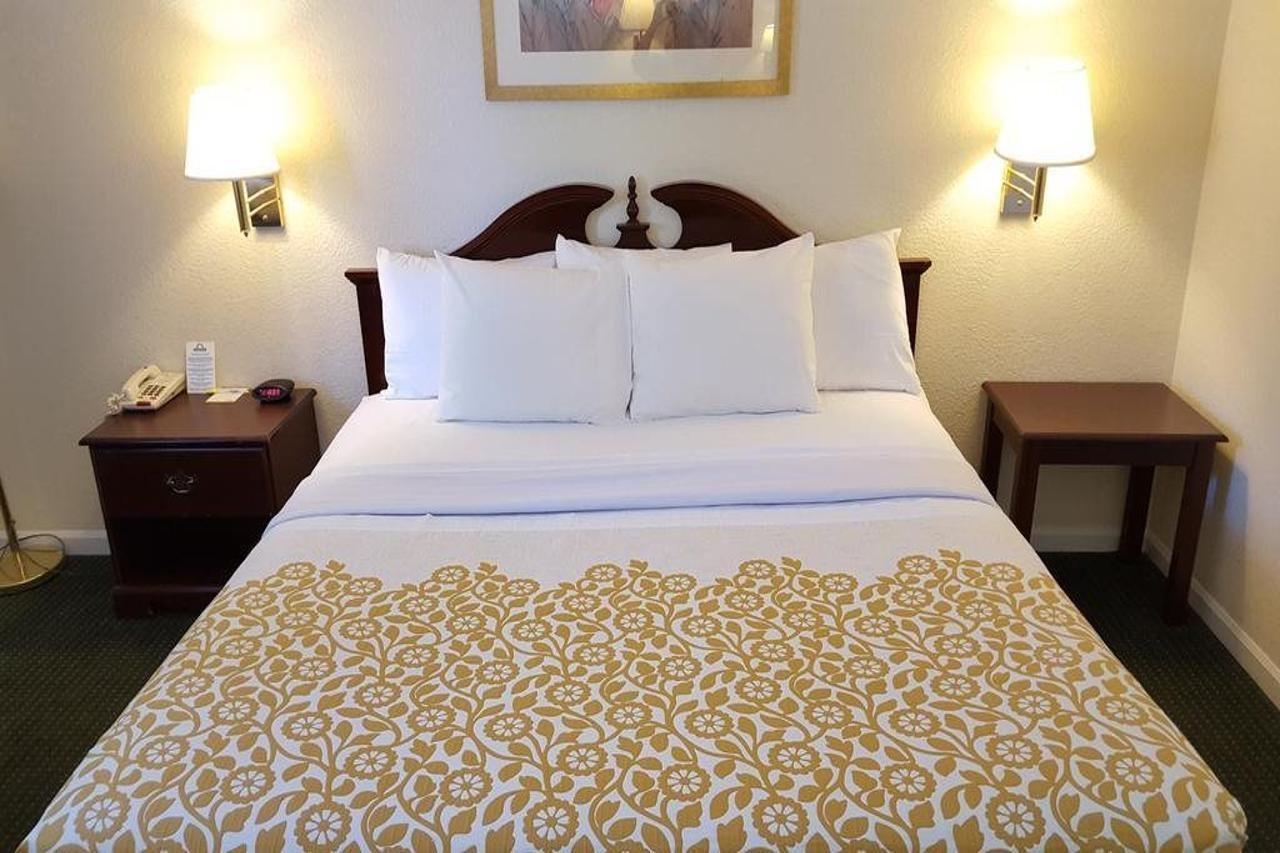 Econo Lodge Cherry Point Havelock Zewnętrze zdjęcie