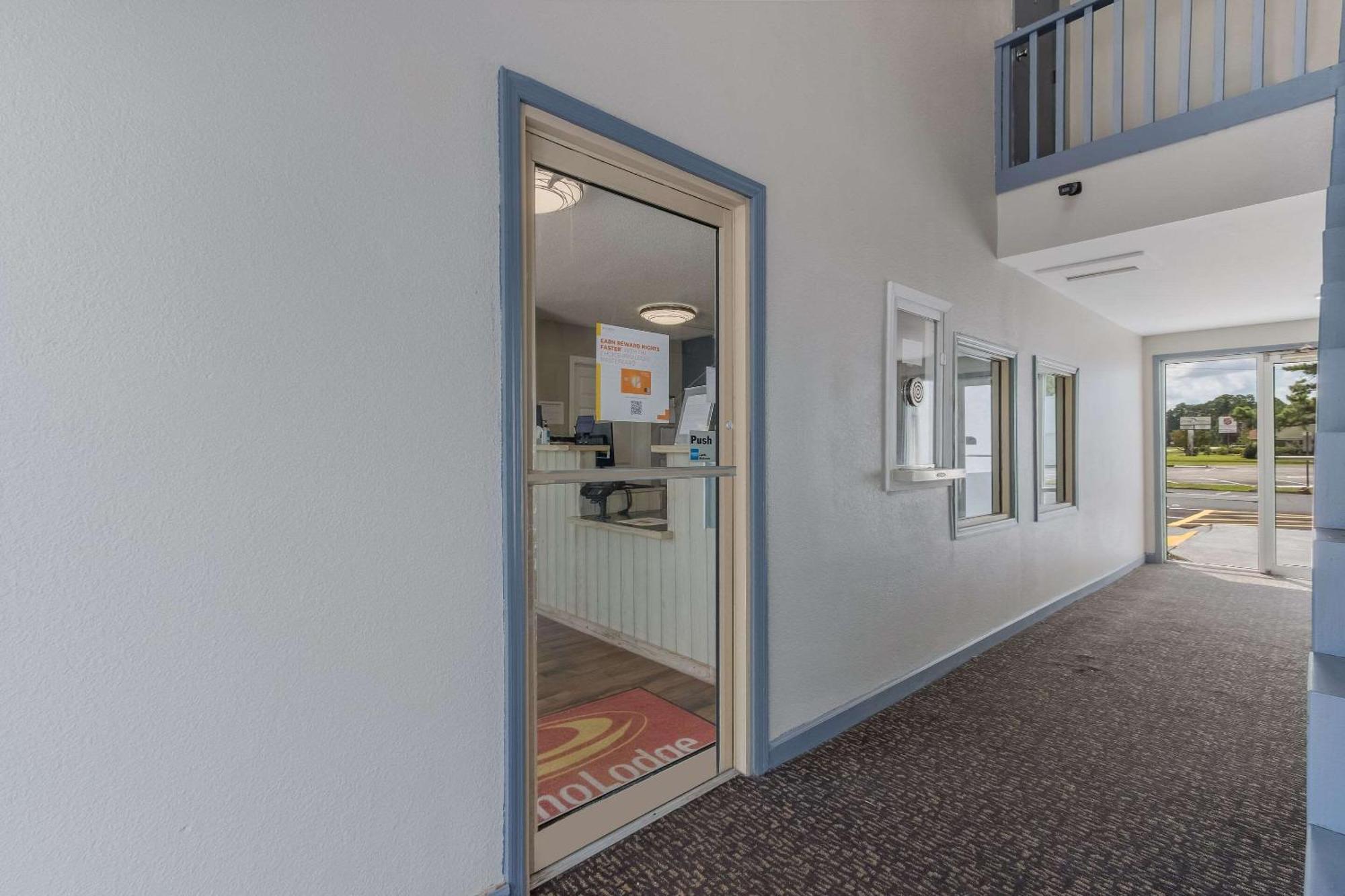 Econo Lodge Cherry Point Havelock Zewnętrze zdjęcie