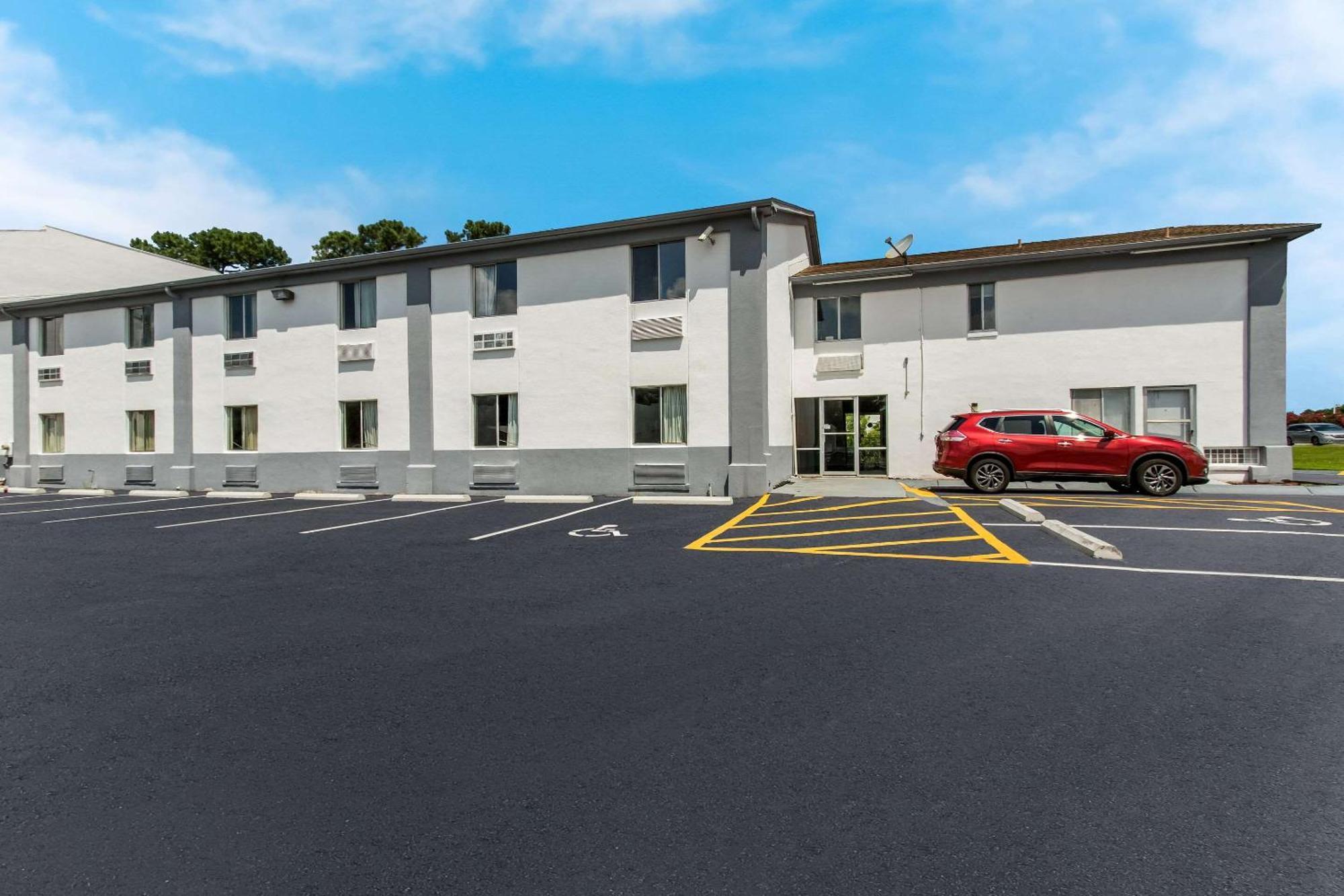 Econo Lodge Cherry Point Havelock Zewnętrze zdjęcie