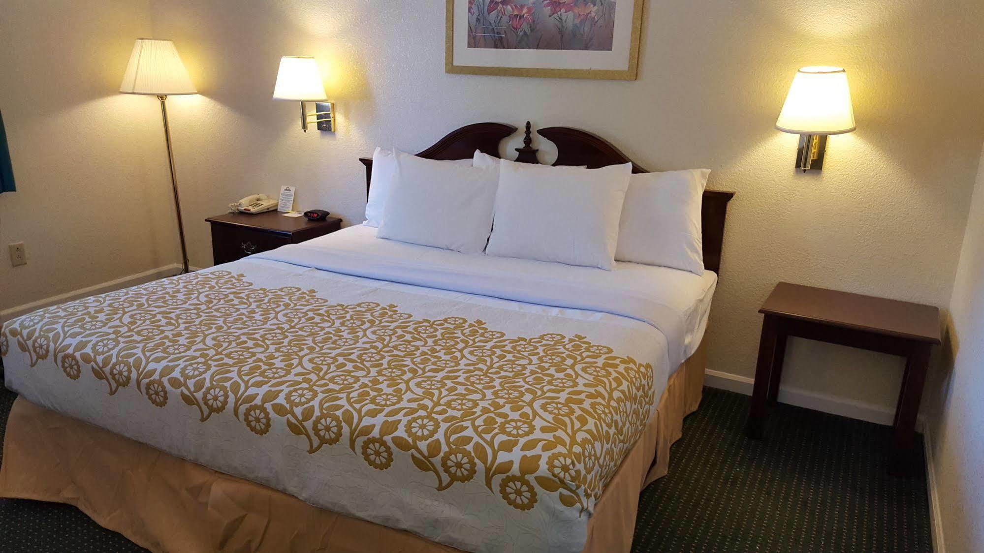 Econo Lodge Cherry Point Havelock Zewnętrze zdjęcie